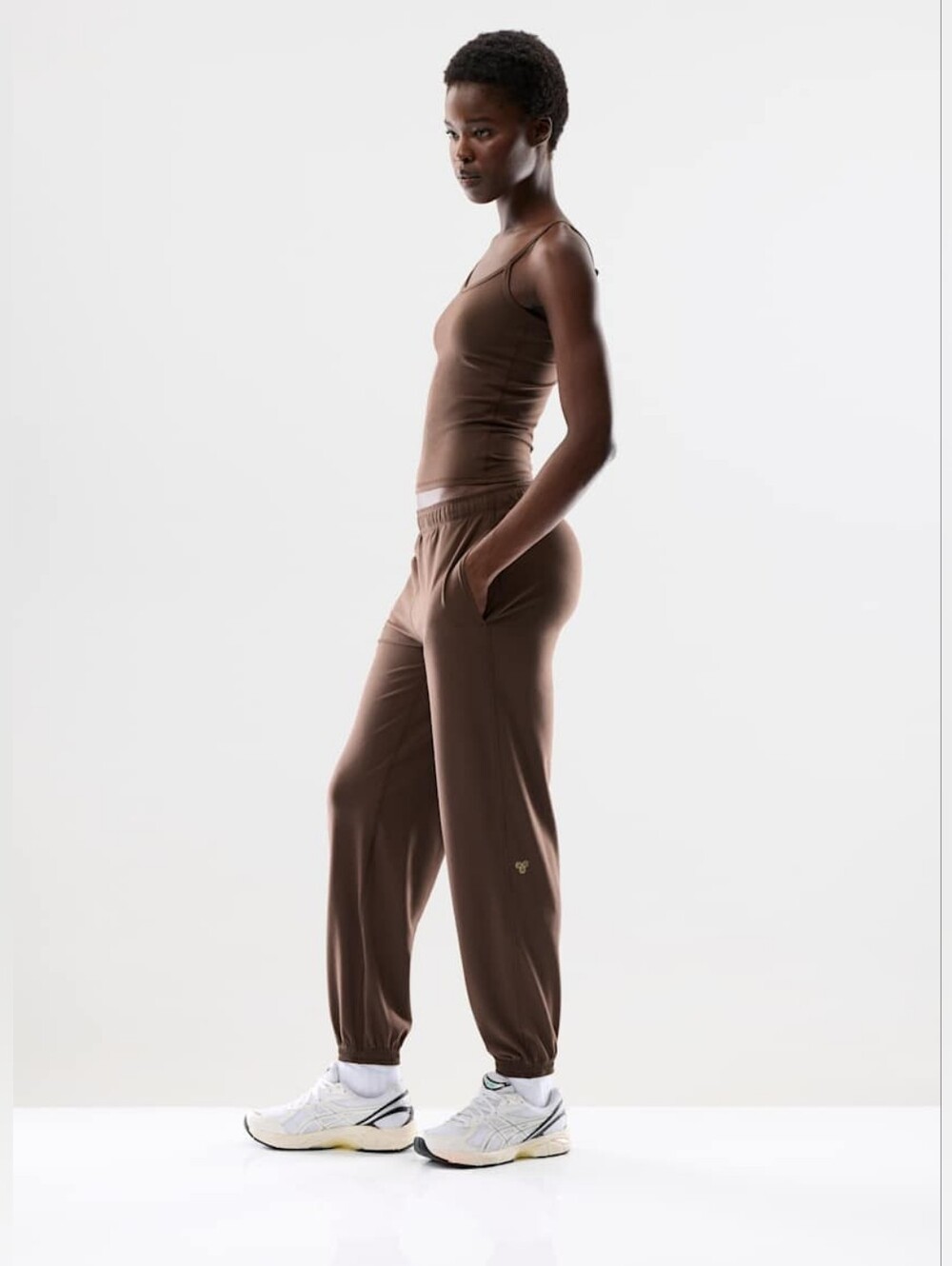 GOLDEN aritzia butter recovery jogger